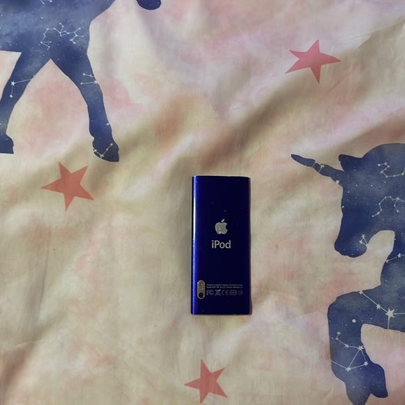 Apple iPod blueish purple one side working - Picture 3 of 5